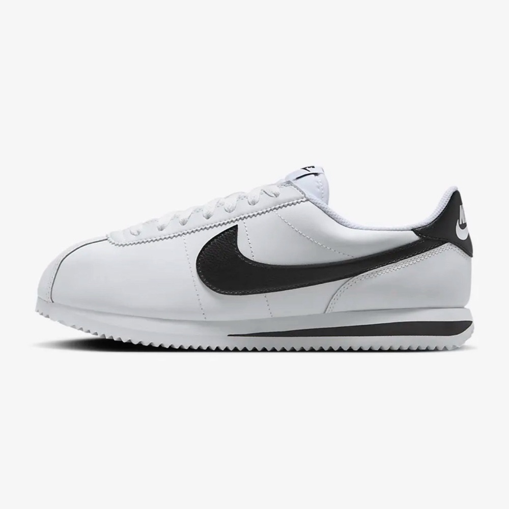 *SOLD* Classic White & Black Retro Nike Cortez Sneakers Women Size 9 EUC